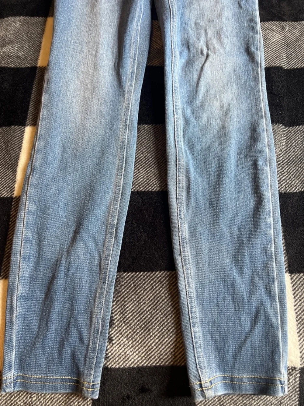 Halara Light Wash Skinny Leg Denim Jeans size XS - Picture 2 of 13